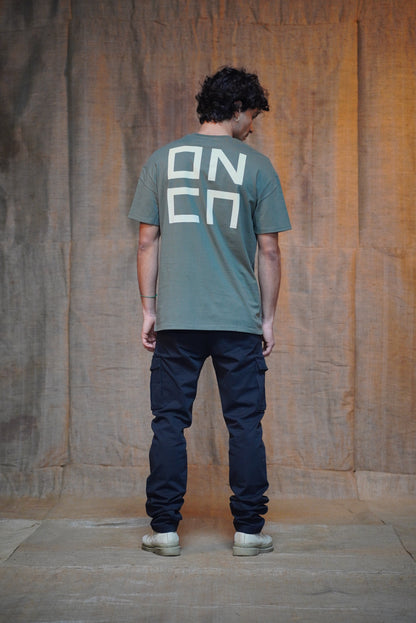 T-SHIRT ABOVE KHAKI
