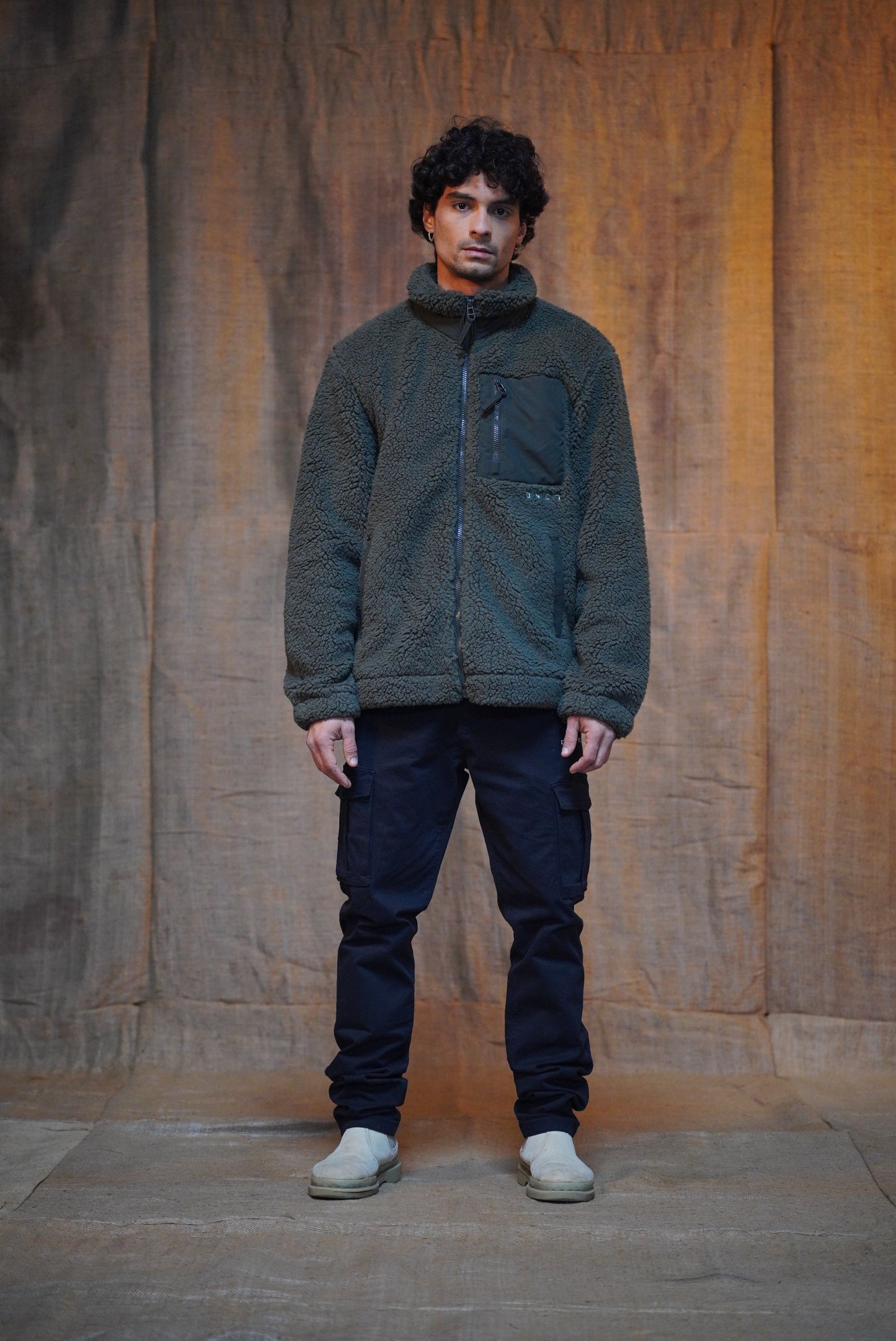 PILE KHAKI